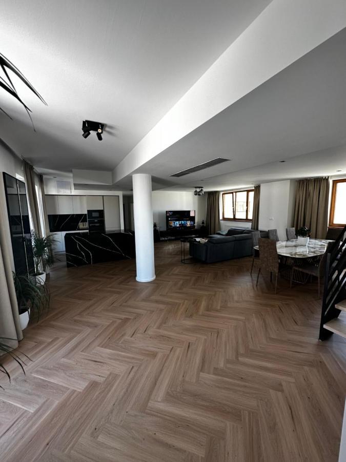 브라티슬라바 Luxury Penthouse At The Historical Centre With Free Parking 아파트 외부 사진