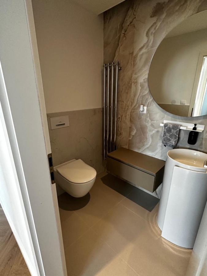 브라티슬라바 Luxury Penthouse At The Historical Centre With Free Parking 아파트 외부 사진