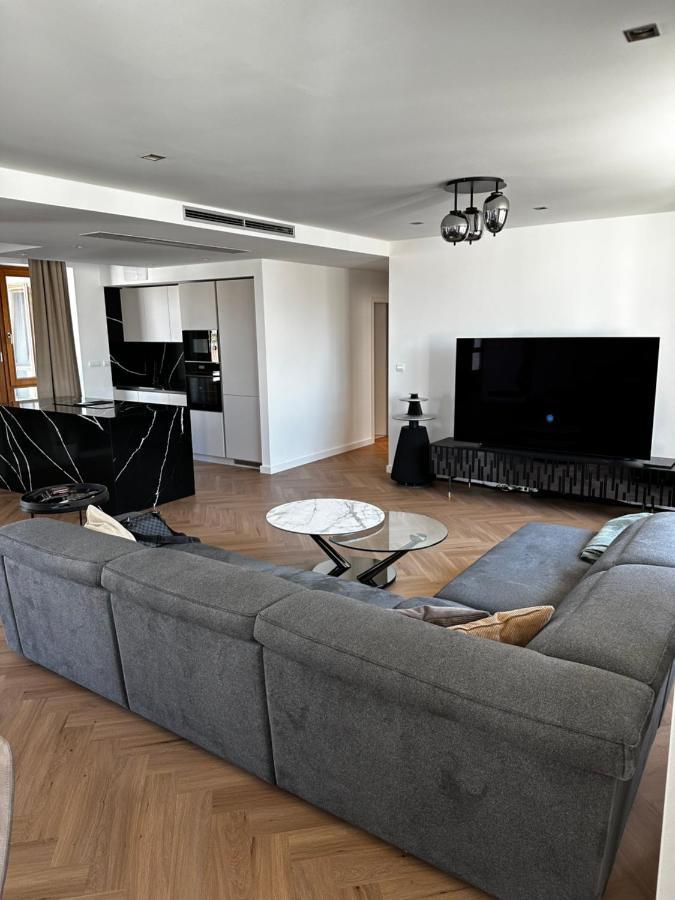 브라티슬라바 Luxury Penthouse At The Historical Centre With Free Parking 아파트 외부 사진